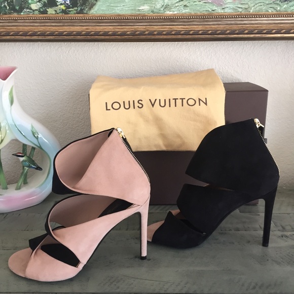 Louis Vuitton Suede Sandal Booties - Picture 2 of 8